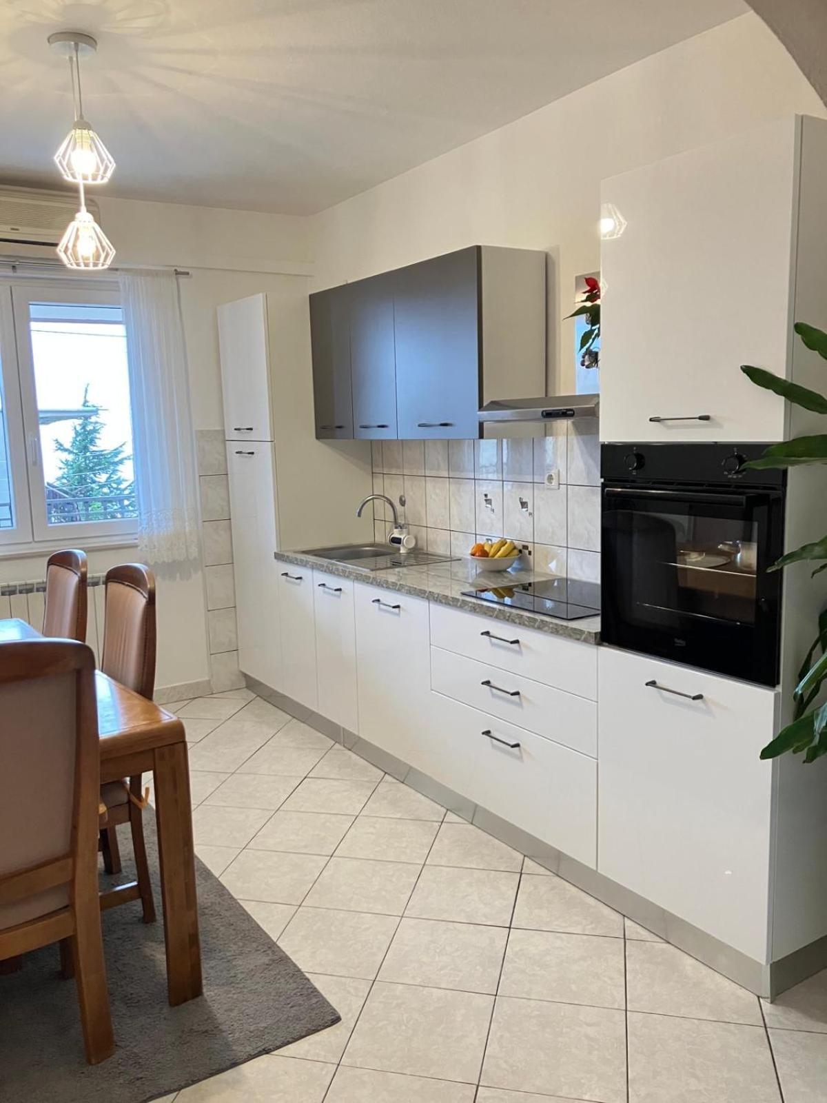 Apartment *Biba* Dugi Rat Εξωτερικό φωτογραφία