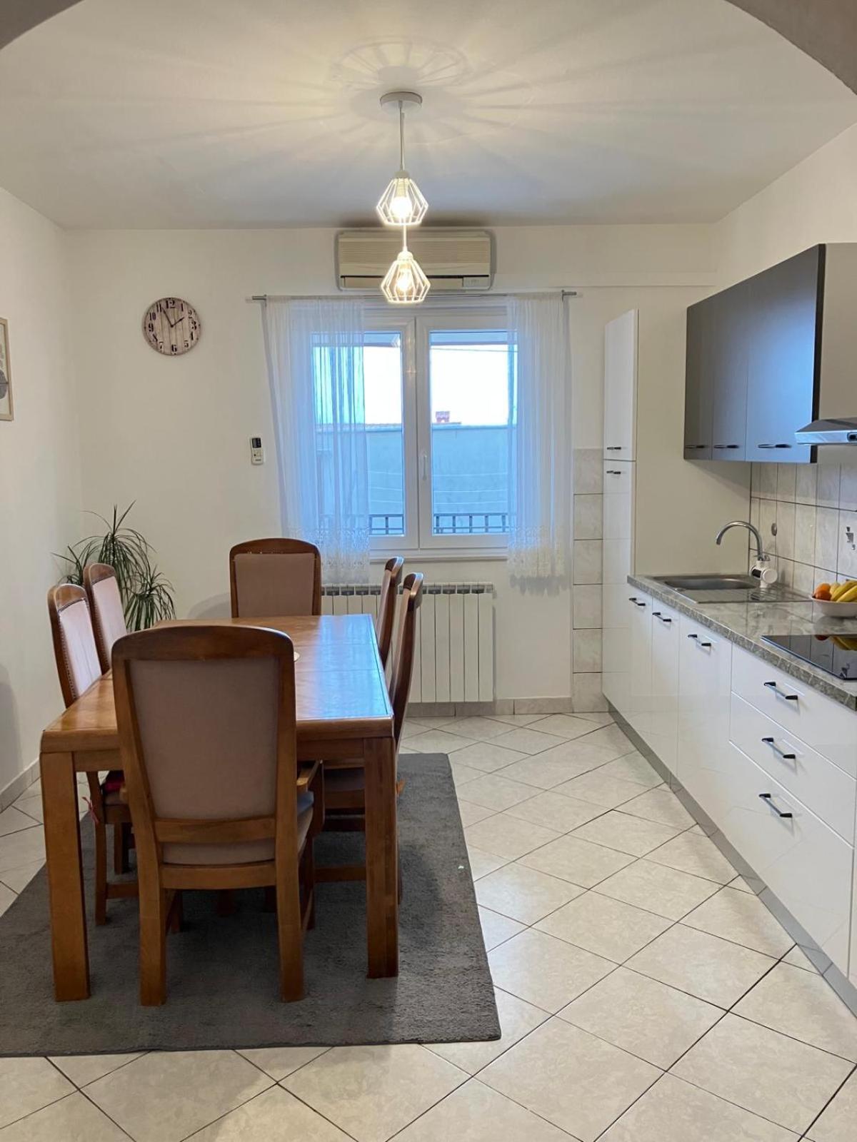 Apartment *Biba* Dugi Rat Εξωτερικό φωτογραφία